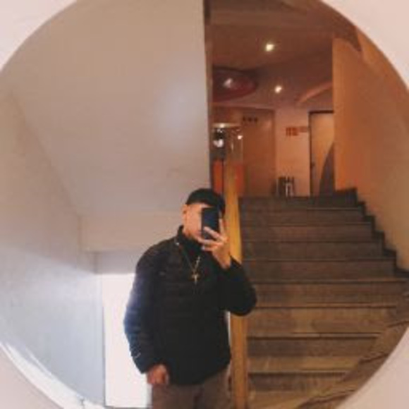 Meet your Posher, Nicolás - Picture 1 of 1